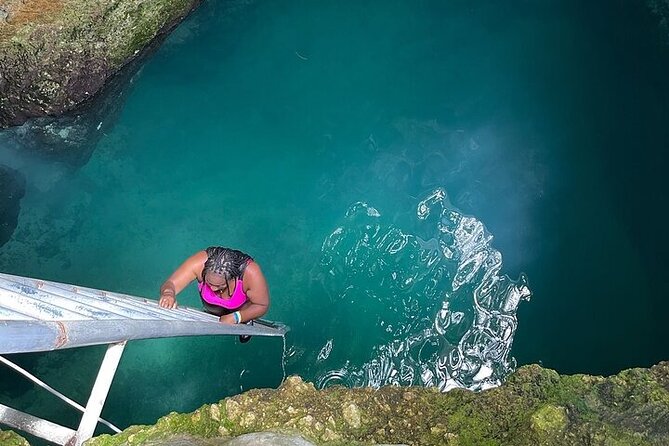 Blue Hole Mineral Spring, Rick's Cafe & 7 Miles Beach Guided Tour - Good To Know