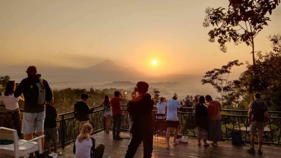 Borobudur Tour and Sunrise Punthuk Setumbu