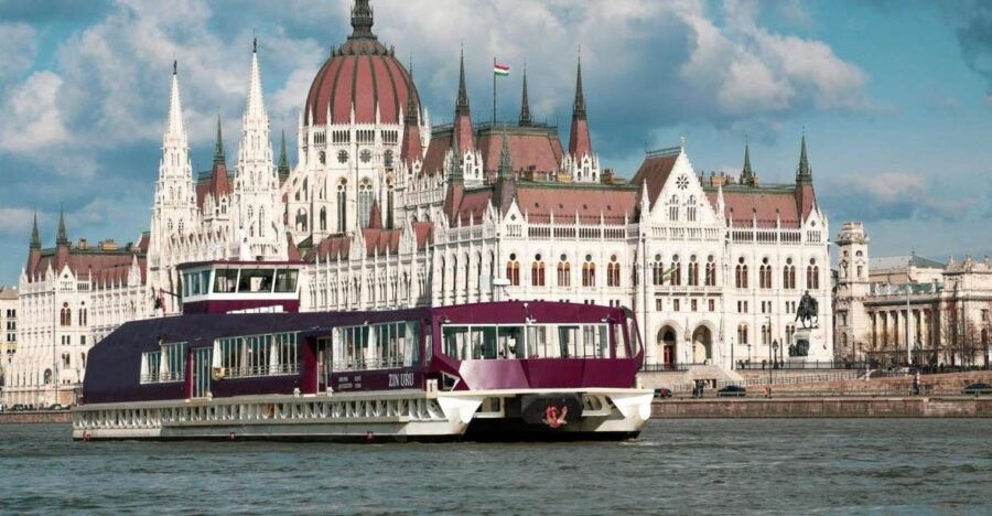 Budapest: 1-Hour Sightseeing Cruise With Audio Guide - Good To Know