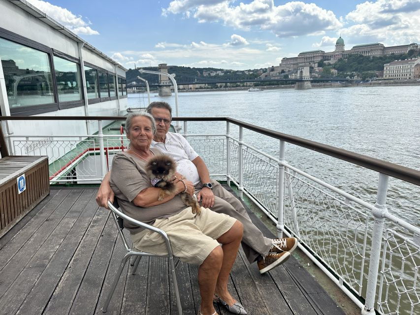 Budapest: 1 Hr Sunshine Booze Cruise With Prosecco