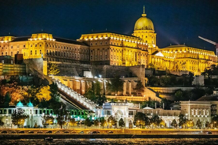 Budapest: 3-Course Dinner Cruise and Piano Show - Good To Know