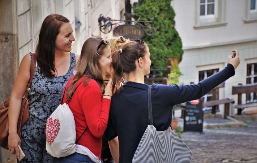 Budapest : Bachelor Party Outdoor Smartphone Game - Good To Know