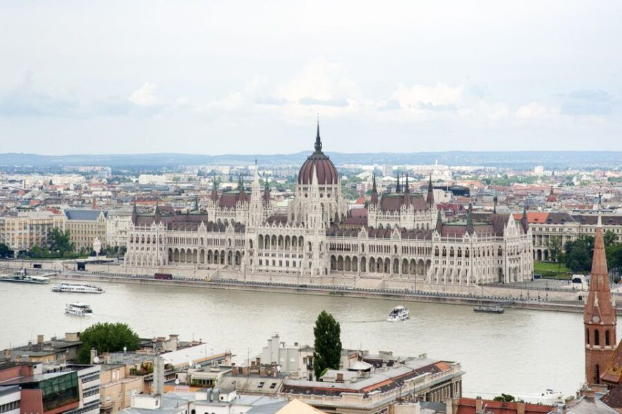 Budapest: Buda Castle Walking Tour in German - Good To Know