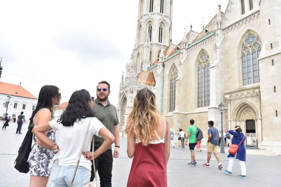 Budapest: Buda District Walking Tour With Cake and Coffee - Good To Know