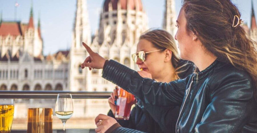 Budapest: Downtown Budget Sightseeing Cruise