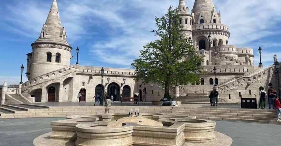 Budapest: Guided Walking Tour With a Local - Good To Know