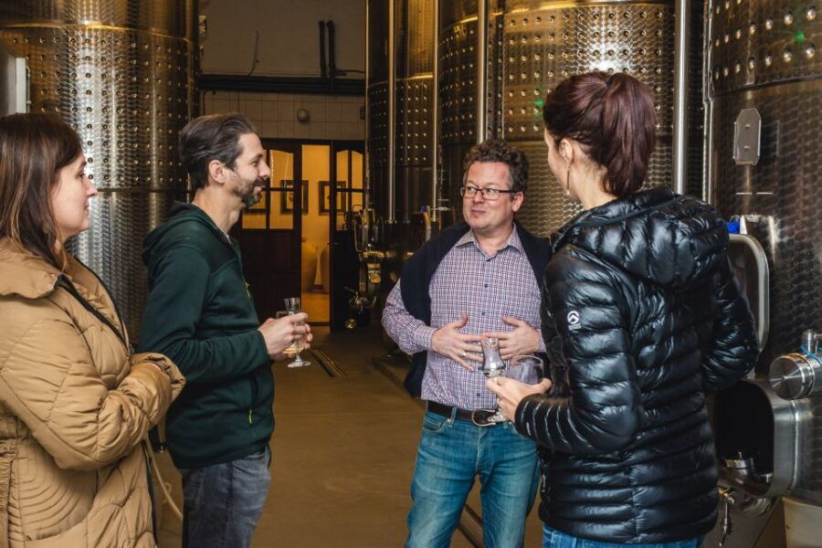 Budapest: Hungarian Whisky, Gin, and Pálinka Tasting - Distillery Visit and Spirit Tasting