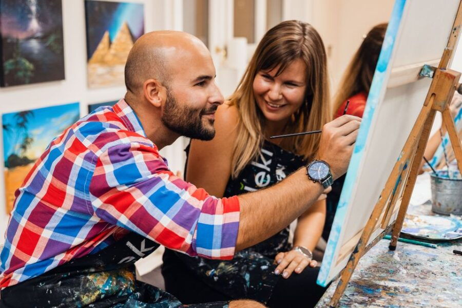 Budapest: Paint and Sip Experience (2 Hrs for Beginners)