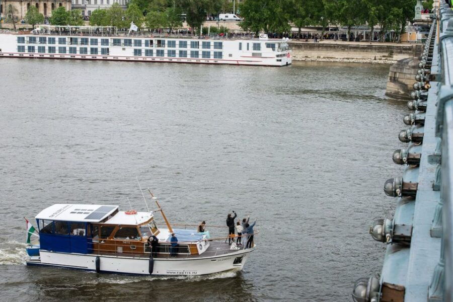 Budapest: Private Danube Yacht Cruise With Welcome Drink