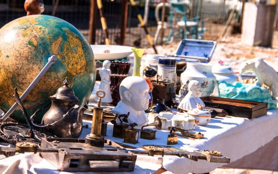 Budapest: Private Insider Tour of Grand Ecseri Flea Market - Good To Know