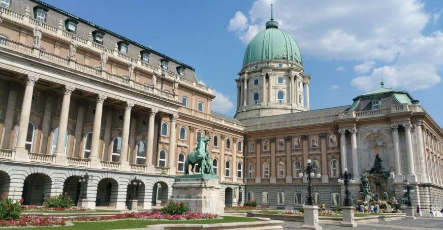 Budapest - Private Tour Including Castle Visit - Good To Know