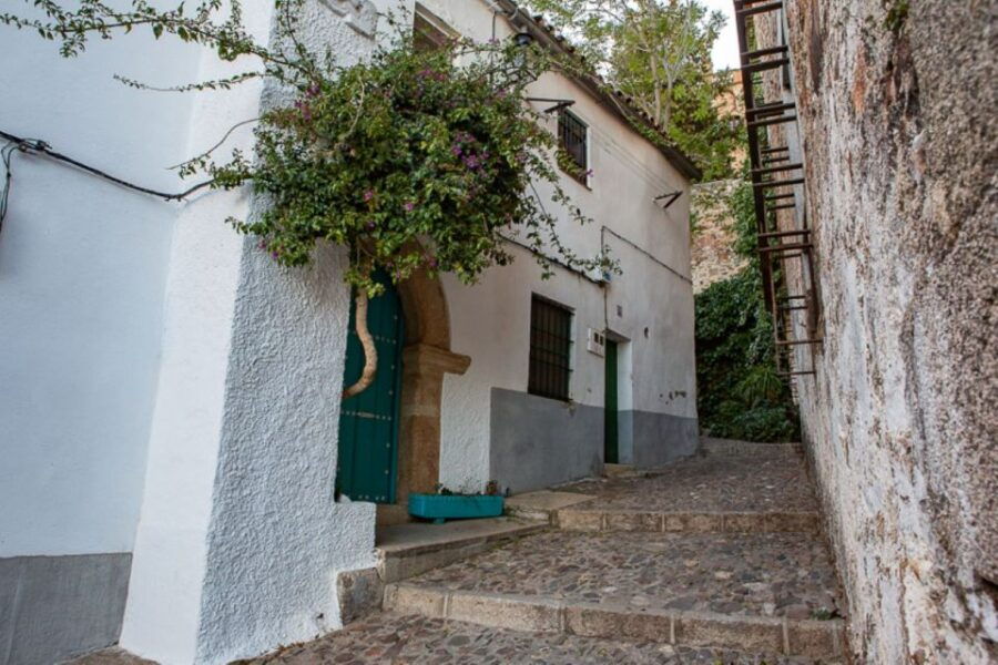 Caceres: Highlights, History and Jewish Quarter Walking Tour