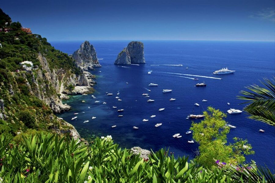 Capri: Day & Night Boat Tour - Tour Duration and Languages Offered