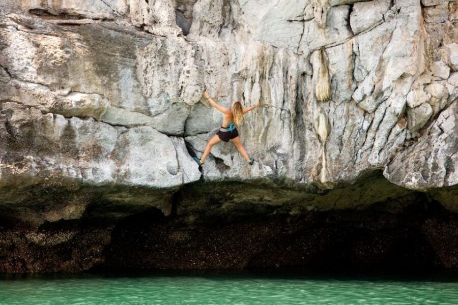 Cat Ba: Advanced Rock Climbing & Cliff Jumping Boat Tour
