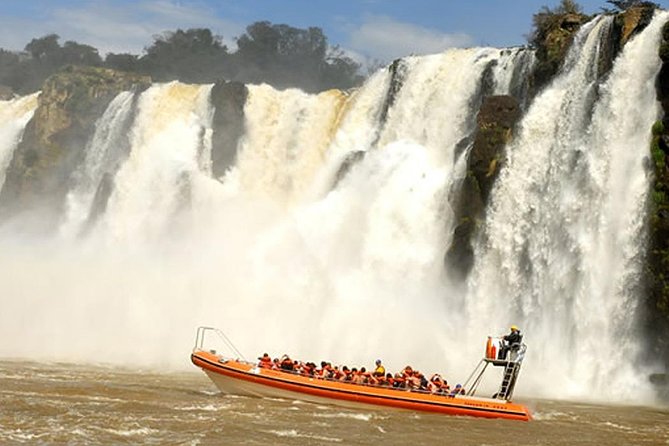 Cataratas Iguazu Argentinas Tour and Great Adventure on Boats Tour