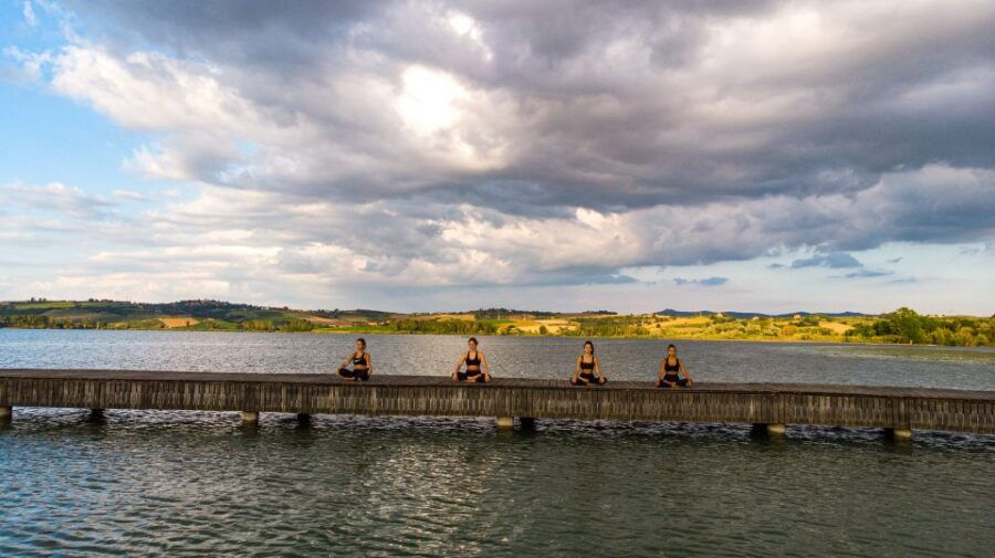 Chiusi: Yoga Lesson and Picnic on the Shore of Chiusi Lake - Inclusions