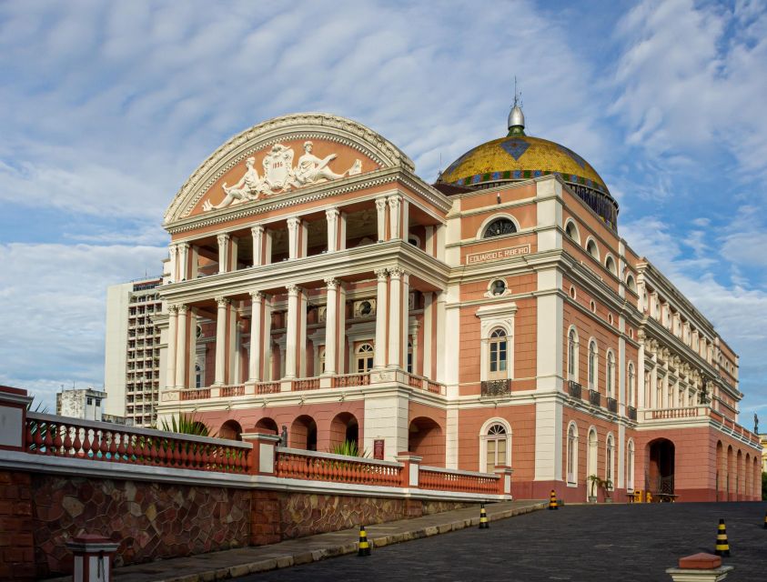 City Tour in the Historic Center of Manaus With a Photographer