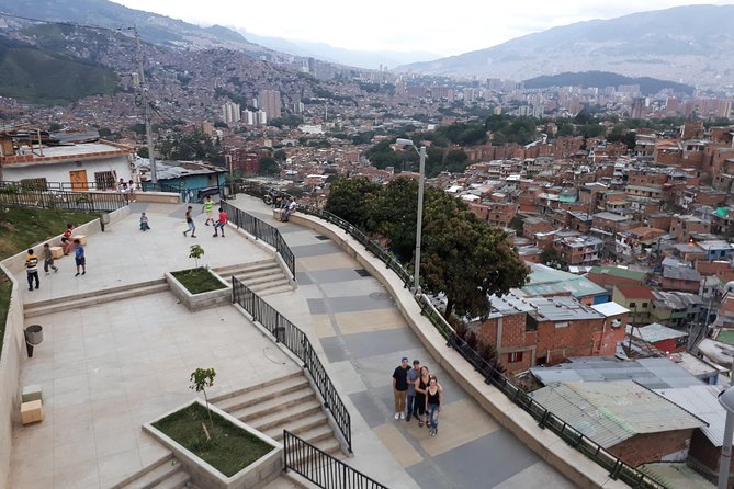 Comuna 13 Private Guided Tour in Medellin - Good To Know