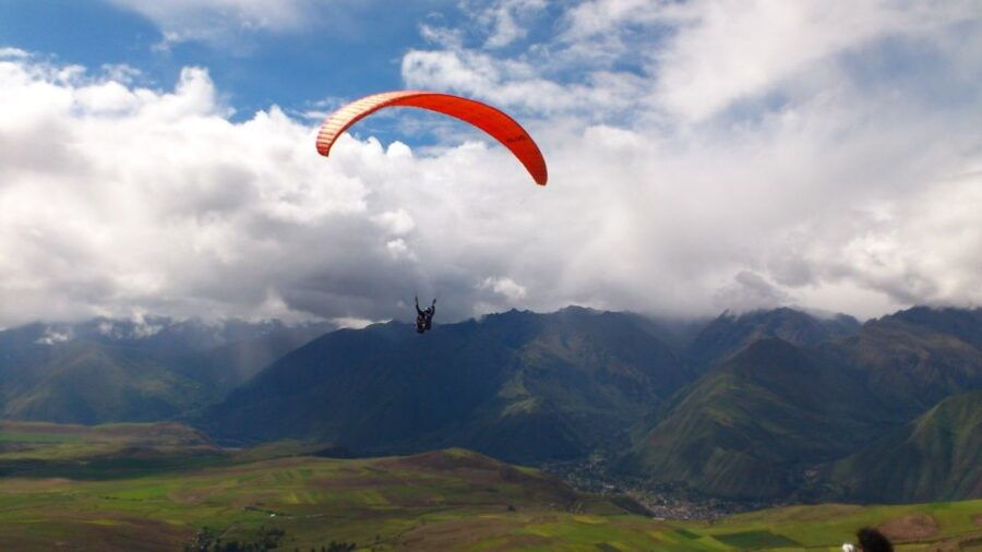Cusco:Paragliding Flight Over the Sacred Valley of the Incas