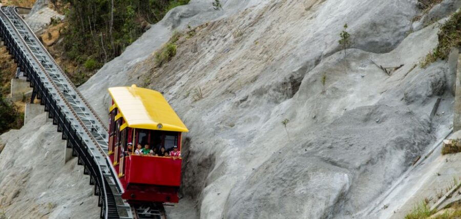 Da Nang: Private Tour to Ba Na Hills and Golden Bridge