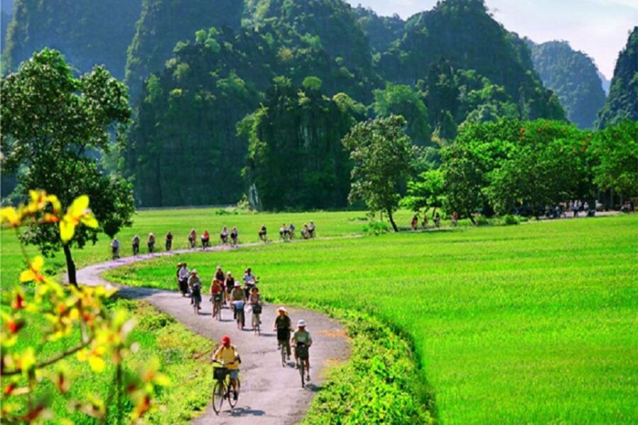 Day Trip-Hoa Lu-Trang An-Mua Cave-Lunch-Transfer - Good To Know