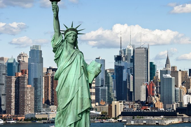 Departure Private Transfer: New York to Newark Airport EWR in Luxury Car