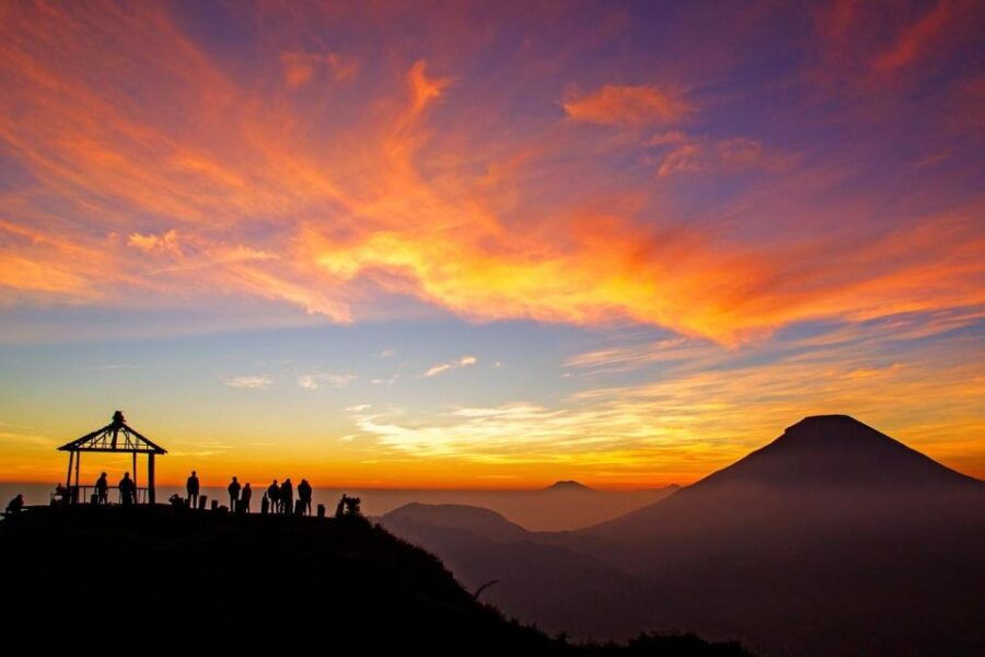 Dieng: Sikunir Golden Sunrise and Dieng Plateau Tour - Good To Know