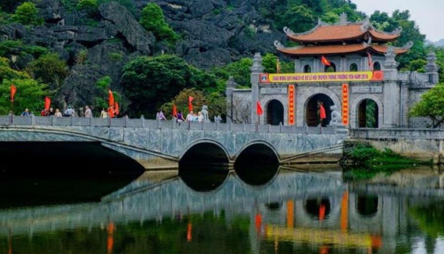 Discover Ninh Binh Eco-Tourism: Hoa Lu – Trang an – Mua Cave