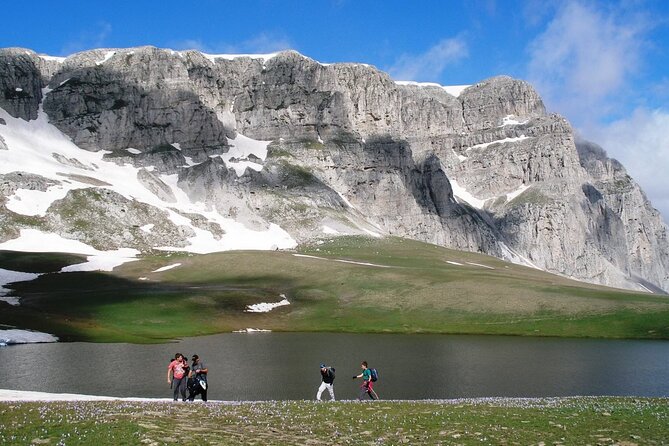 Dragon Lake Full-Day Hike With Lunch - Overview and Highlights