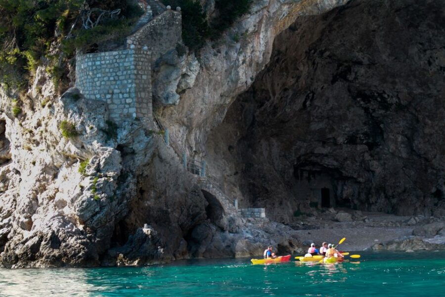 Dubrovnik: Sunset Sea Kayaking Tour With Fruit Snack & Wine - Good To Know