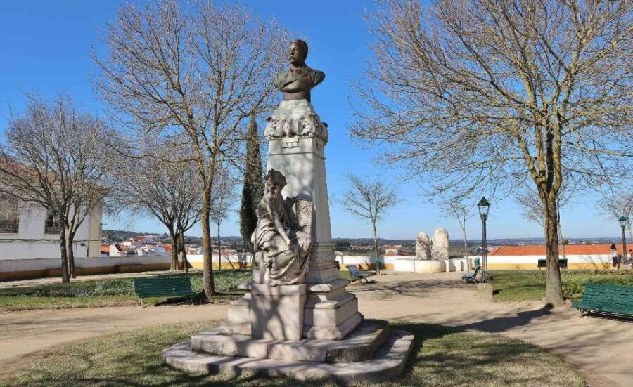 Evora: City Highlights Outdoor Escape Game