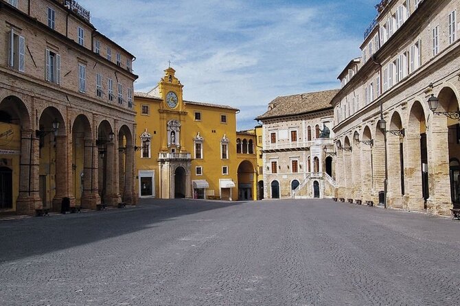 Fermo: City Walking Tour Among Suggestive Alleys and Incredible Stories