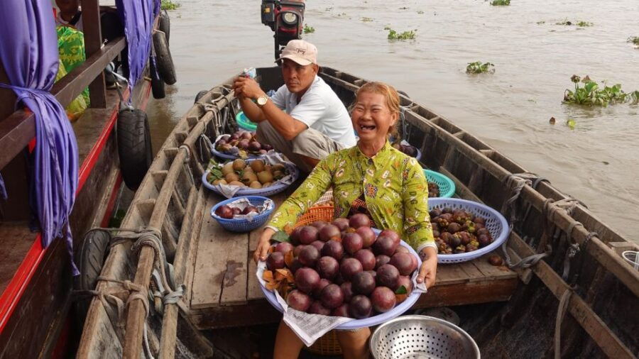 Floating Market – Son Islet Can Tho 1-Day Mekong Delta Tour