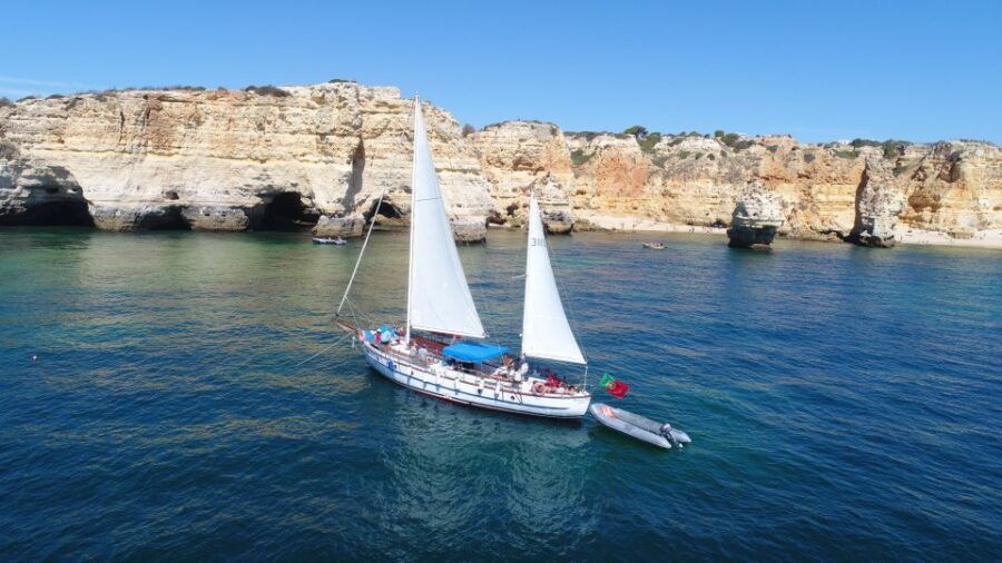 From Albufeira: Benagil Coastline Tour