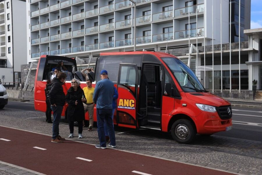 From Ponta Delgada: São Roque-Praia Do Pópulo Minibus Tour