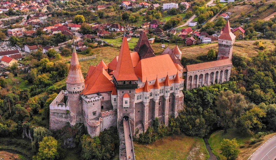 From Sibiu: Alba Carolina Citadel and Corvin’s Castle Tour