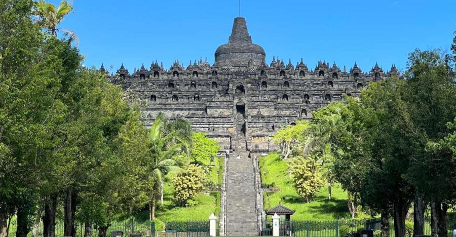 From Yogyakarta: Half-Day to Tour Borobudur Temple - Experience Highlights at Borobudur Temple