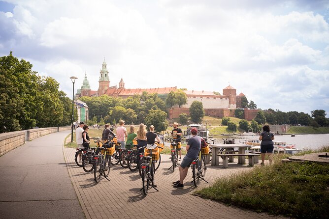 Full Bike Tour - the Old Town, Jewish Qtr & the Ghetto NEW BIKES - Good To Know