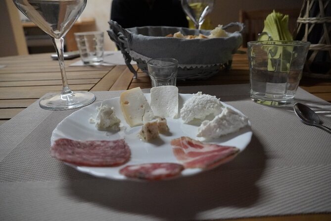 Goat Cheese Tour and Tasting at the Anghiari Farmhouse