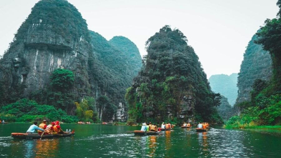 Ha Noi: Hoa Lu – Trang an – Mua Cave 1 Day Trip by Limousine