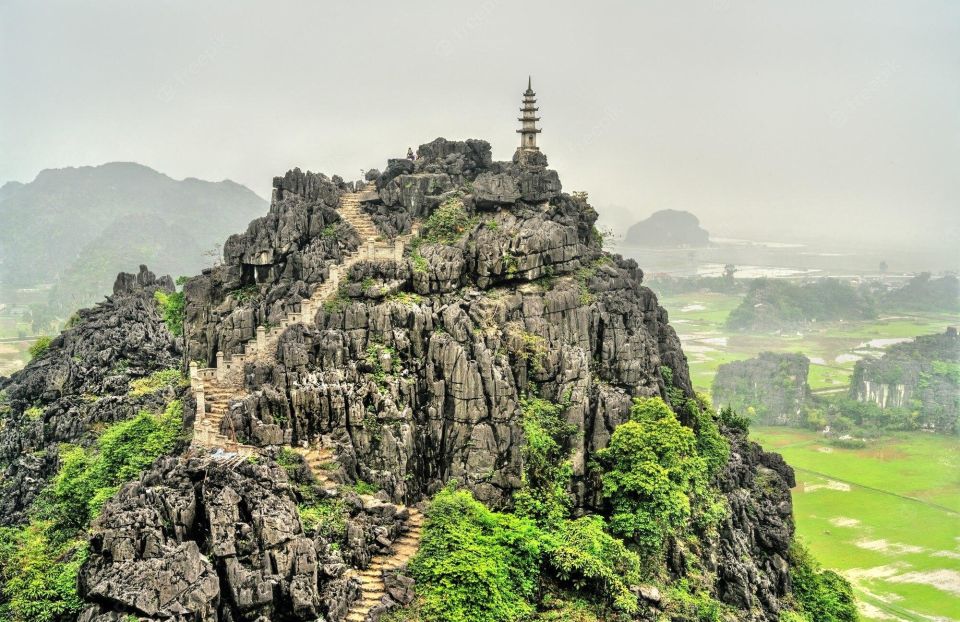 Hanoi: Guided Full-Day Hoa Lu, Trang An and Mua Cave Tour