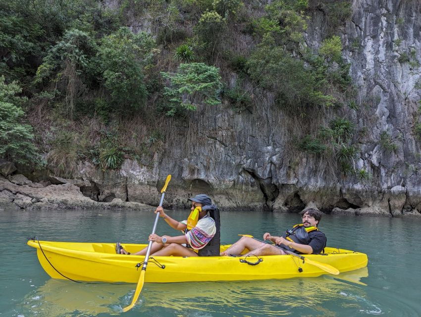 Hanoi: Halong Bay Cruise With Lunch, Caves, and Kayaking