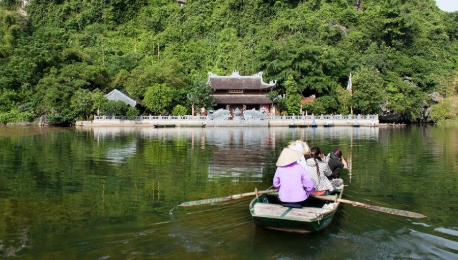 Hanoi: Mua Cave, Tuyet Tinh Coc Pagoda & Trang An Boat Tour - Good To Know