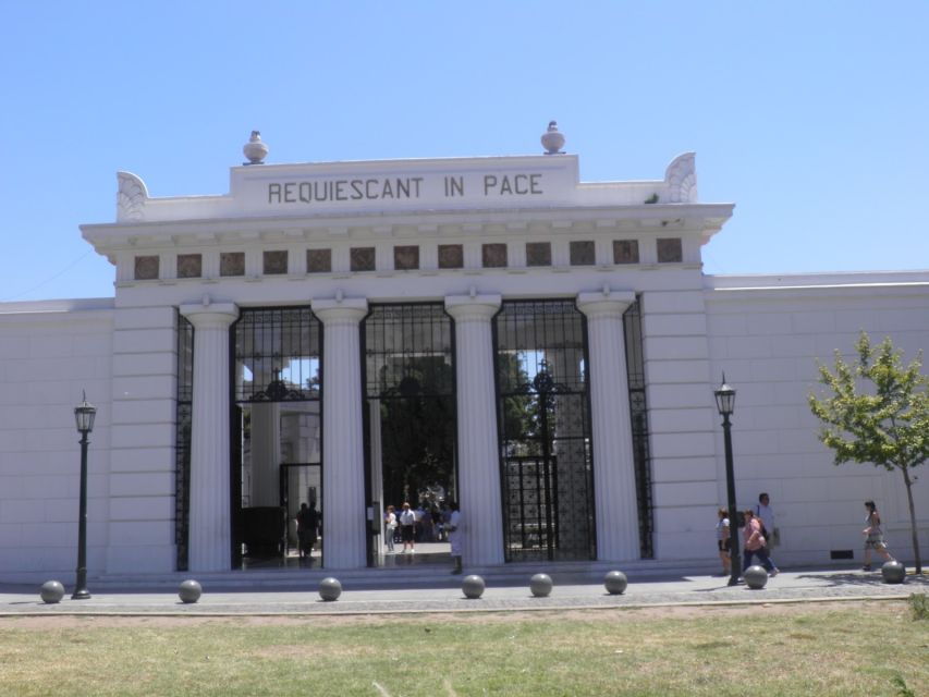 Highlights of Buenos Aires: Small Group 3-Hour Guided Tour - Tour Duration and Language Options