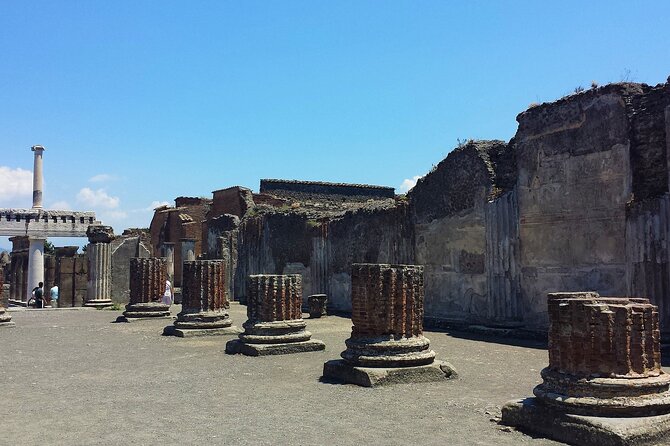 Historical Day Tour in Amalfi and Pompeii With Transport - Good To Know