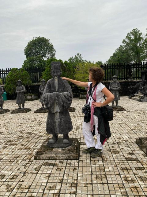 Hue: Hue City Tour – Deluxe Group (Max 12 Pax) Including ALL