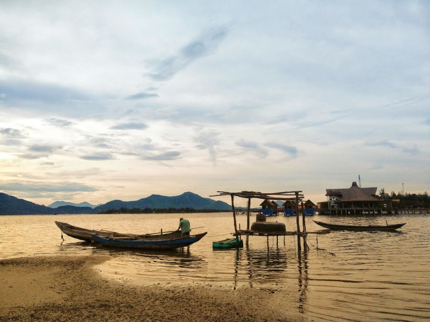 Hue or Hoi An: Golden Bridge Drive by Private Car