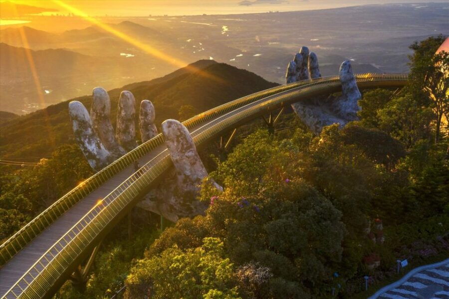 Hue Private Tour to Hoi an via Hai Van Pass & Golden Bridge