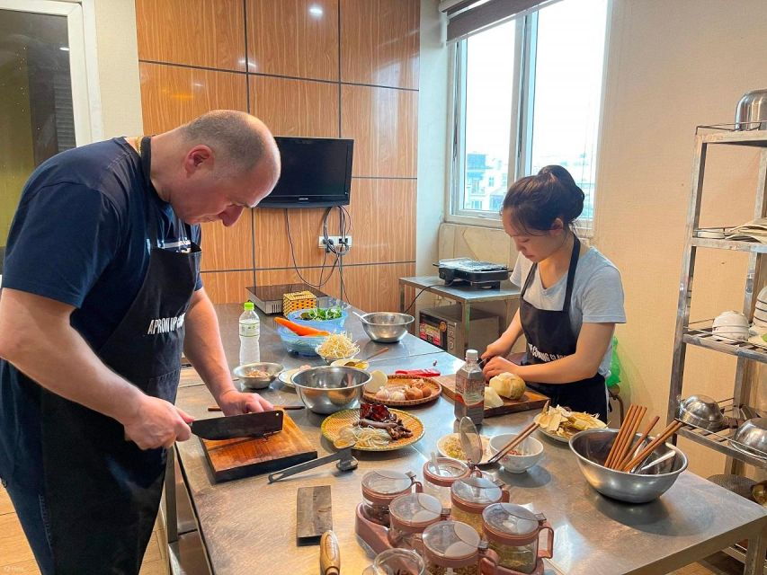 Hue : Traditional Cooking Class -Market Trip With Local Chef