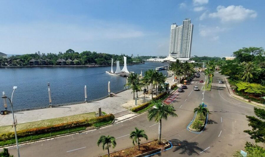 Jakarta: Private Car Charter With Professional Driver by Van - Good To Know